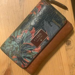 Fossil trifold wallet